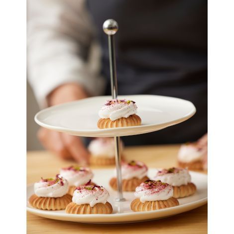 Kagefad i 2 etager fra Mette Blomsterberg i hvid porcelæn