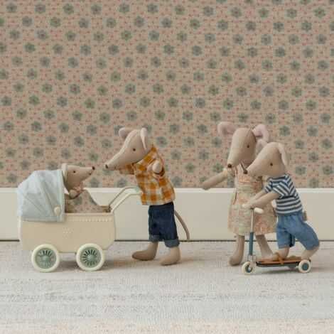 Maileg mor mus på tur med far mus og deres muse børn