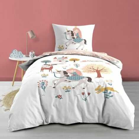 sengetøj-med-hesteprint-lagt-på-enkeltdyne-på-børneværelset