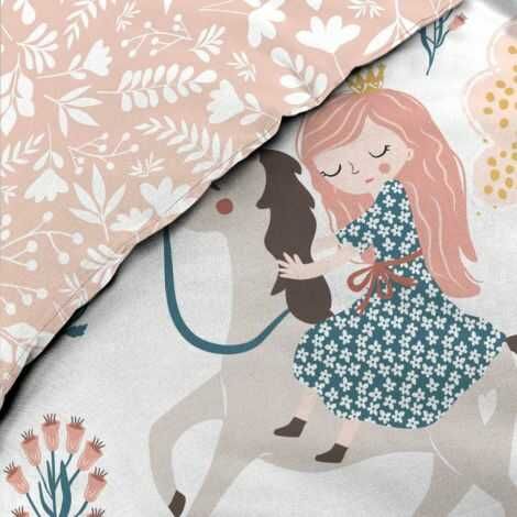 sengetøj-med-hesteprint-hvor-mønsteret-ses-tæt-på-i-ren bomuld